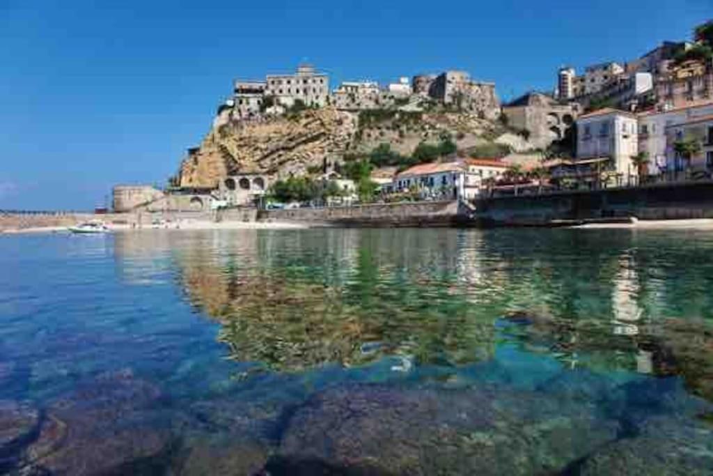 La Scaletta Sul Mare Di Pizzo Wifi E Disney+ Exteriér fotografie