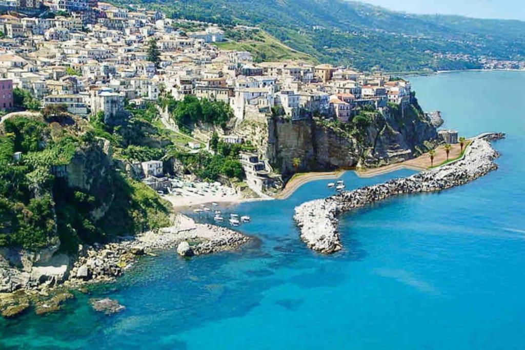 La Scaletta Sul Mare Di Pizzo Wifi E Disney+ Exteriér fotografie